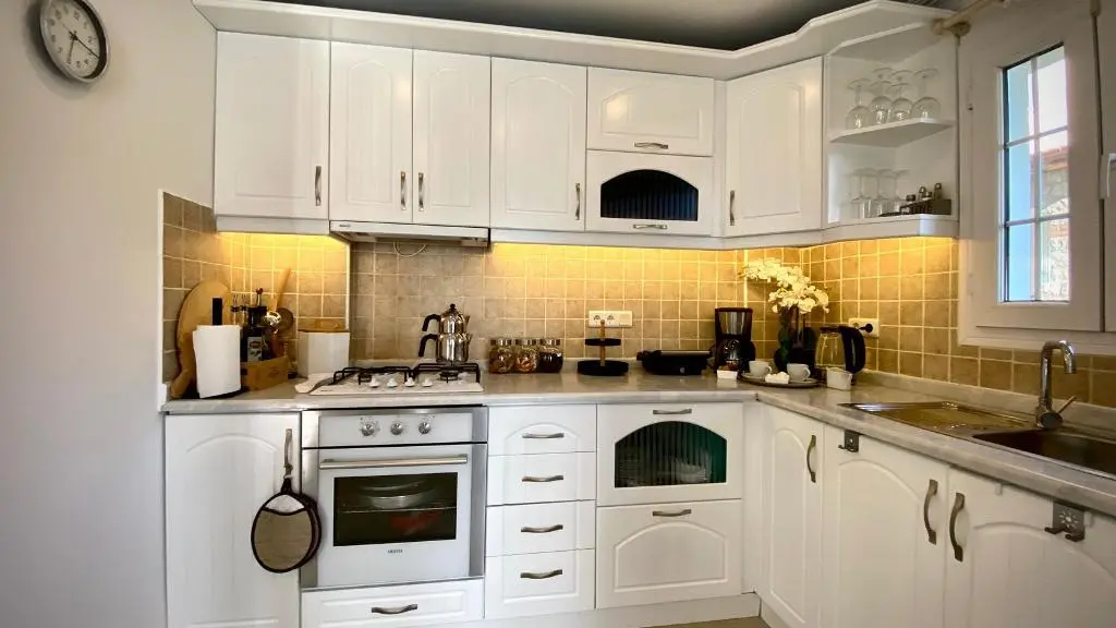 Fitted kitchen